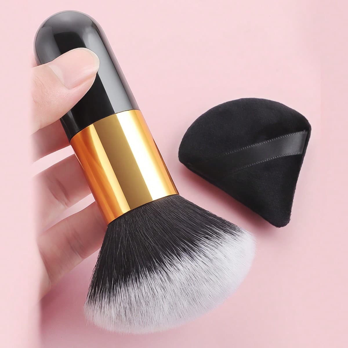 2 pièces Pinceau à poudre flauffly portable et éponge de poudre dense, application uniforme et lisse sans gaspillage de poudre